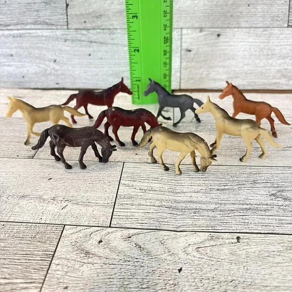 VTG Lot Of 8 Miniature Horse Figurines China Mixed Colors Poses Plastic Lot #2 - Picture 11 of 12